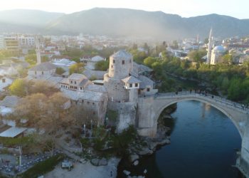 Prkosan i ponosan: Stari most u Mostaru