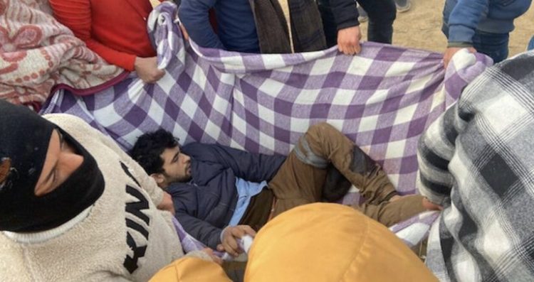 Grčka puca na migrante (video)