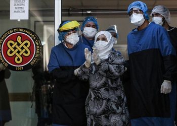 U Turskoj od koronavirusa izliječena 93-godišnjakinja