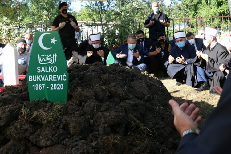 Tuzla: Klanjana dženaza Salki Bukvareviću
