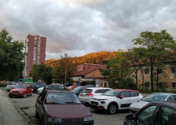 Vandalizam u Tuzli: Bacanje kamenja na porodičnu kuću