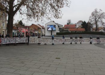 Tuzla: Mimohod majki i žena Srebrenice