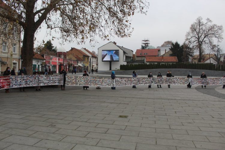 Tuzla: Mimohod majki i žena Srebrenice