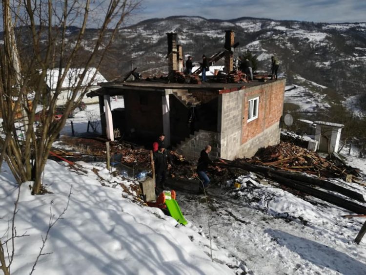 Pomozite ovu porodicu koliko možete