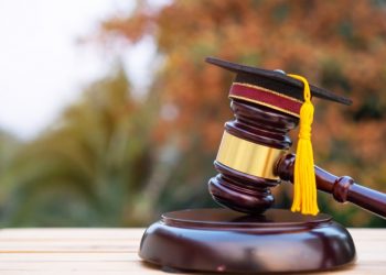 Bivši francuski predsjednik Nicolas Sarkozy osuđen zbog korupcije