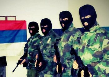 Crna Gora: U fantomkama obilaze bošnjačke kuće, prijete i traže da dignu tri prsta