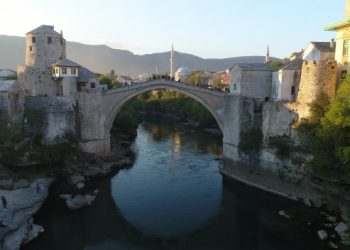 Mostar dobio pet uličnih biblioteka