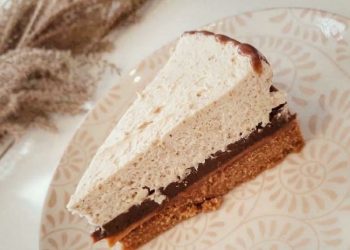 Snikers torta: Lagani recept bez pečenja