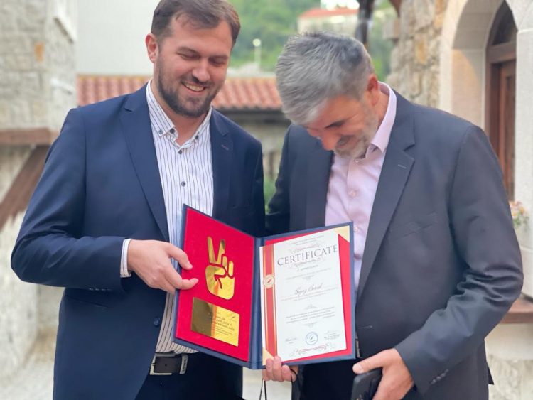 Udruženje Izvor dobročinstva: Zahvalnost donatoru Hajrizu Brčvaku