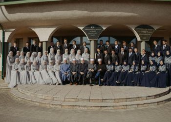 Cazin: Ispraćena još jedna generacija maturanata medrese