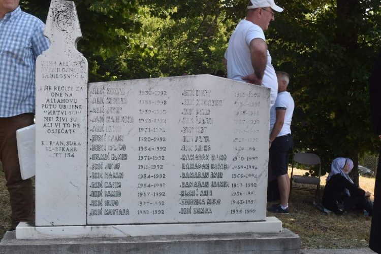 Sjećanje na ubistva 27 civila u Bosanskom Novom
