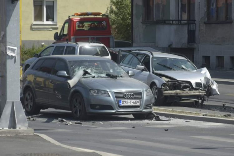 Ima povrijeđenih: Saobraćajna nesreća u Tuzli