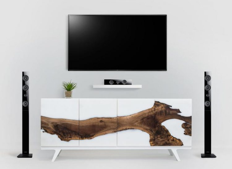 Suvenirnica Mević: Kad drvo pozlati…