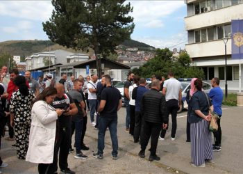 Protesti zbog saslušanja učiteljice u Novom Pazaru