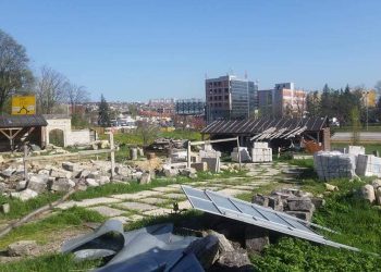 Užasavajuće fotografije harema Arnaudija džamije u Banjaluci i uništeno mezarje