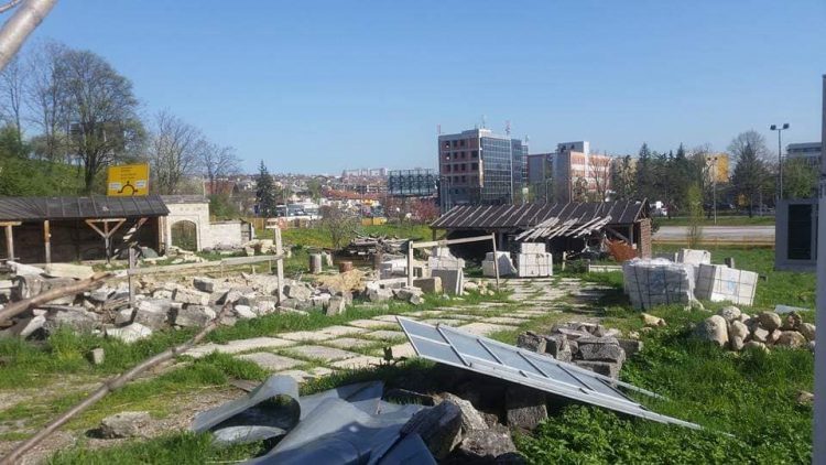 Užasavajuće fotografije harema Arnaudija džamije u Banjaluci i uništeno mezarje