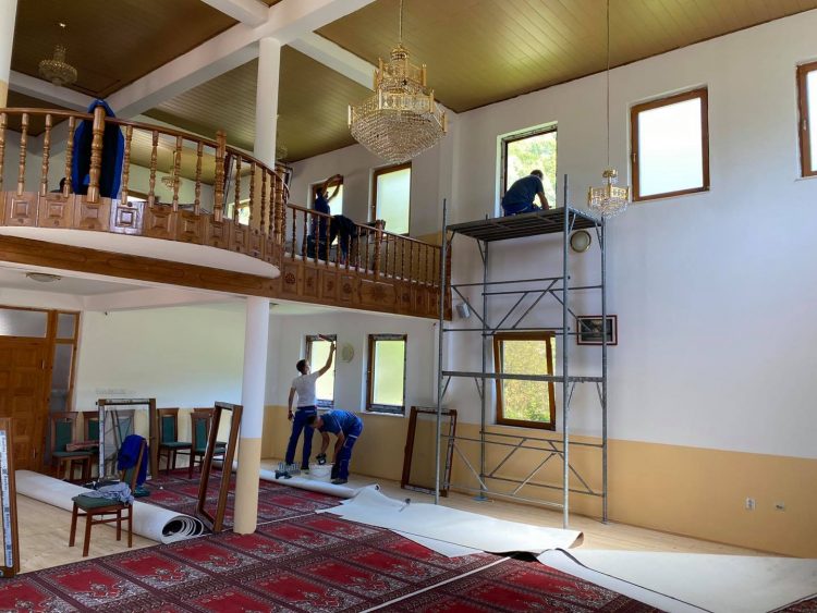 Radovi na uređenju Bijele džamije u Srebrenici