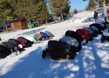 Skandalozna intervencija policije RS-a na Trebeviću: Zbog obavljanja namaza kažnjeni sa 100 KM