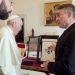 Željko Komšić poklonio je Papi Franji ekskluzivno izdanje knjige BOSANSKO KRALJEVSTVO