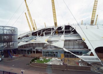 Britaniju i Irsku pogodila oluja opasna po život: Vjetar puše 200 na sat