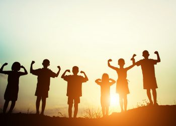 Jetimi pored živih očeva