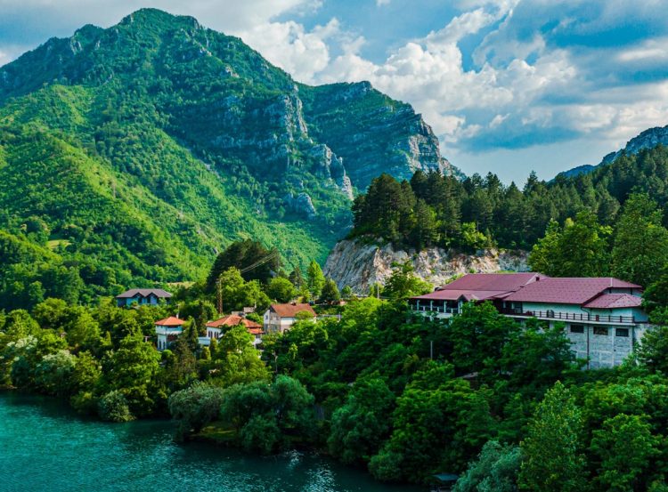 Posjetite restoran u Jablanici bez alkohola i sa halal mesom (foto)