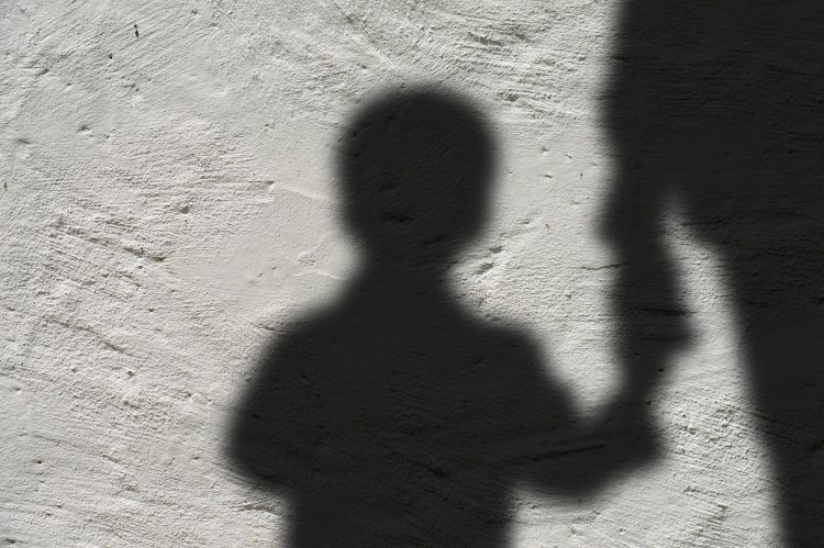 Dijete okruženo kritikama uči da krivi druge i bude nezadovoljno
