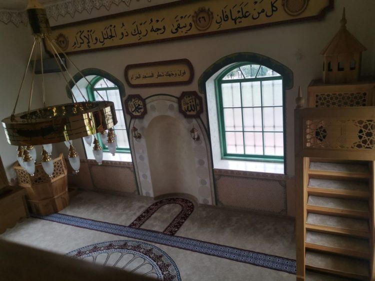 Obnovljna Stara džamija u Gornjim Živinicama