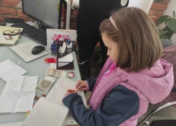 Djevojčica Dalia Hajdarbašić prikupila pomoć za djecu Sirije i Turske