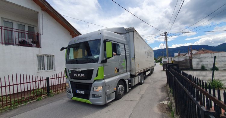 Pomozi.ba: Šleper pomoći krenuo za Krajinu iz Sarajeva