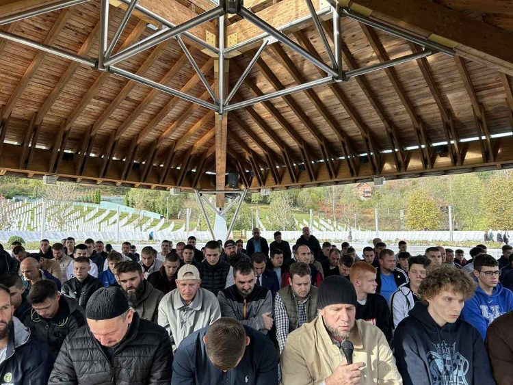 Pauza: Do proljeća bez džuma – namaza pod musalom u Potočarima