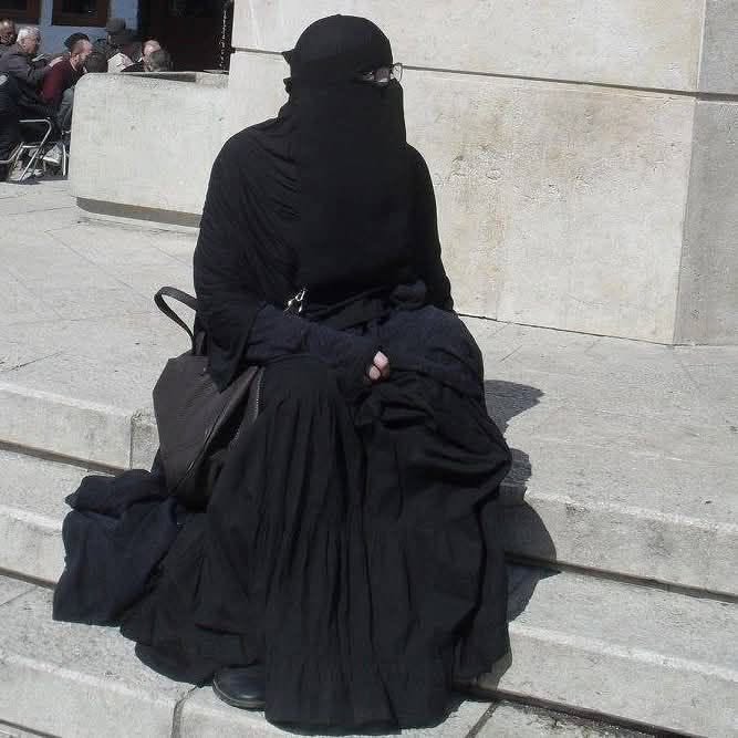 Azra Velagić Macić: “Nakon trideset godina mogu reći – nisam se pokajala.”